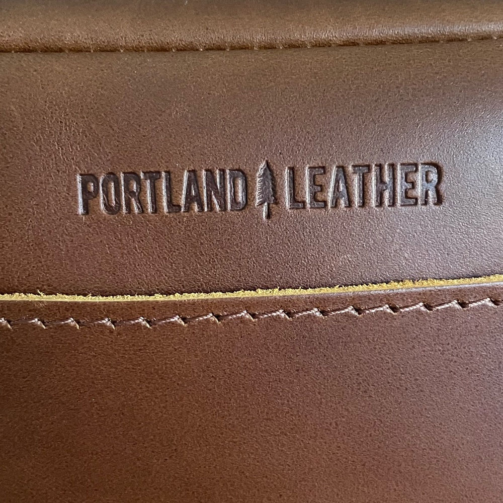 Portland Leather Camera Crossbody- Honey - Picture 3 of 8